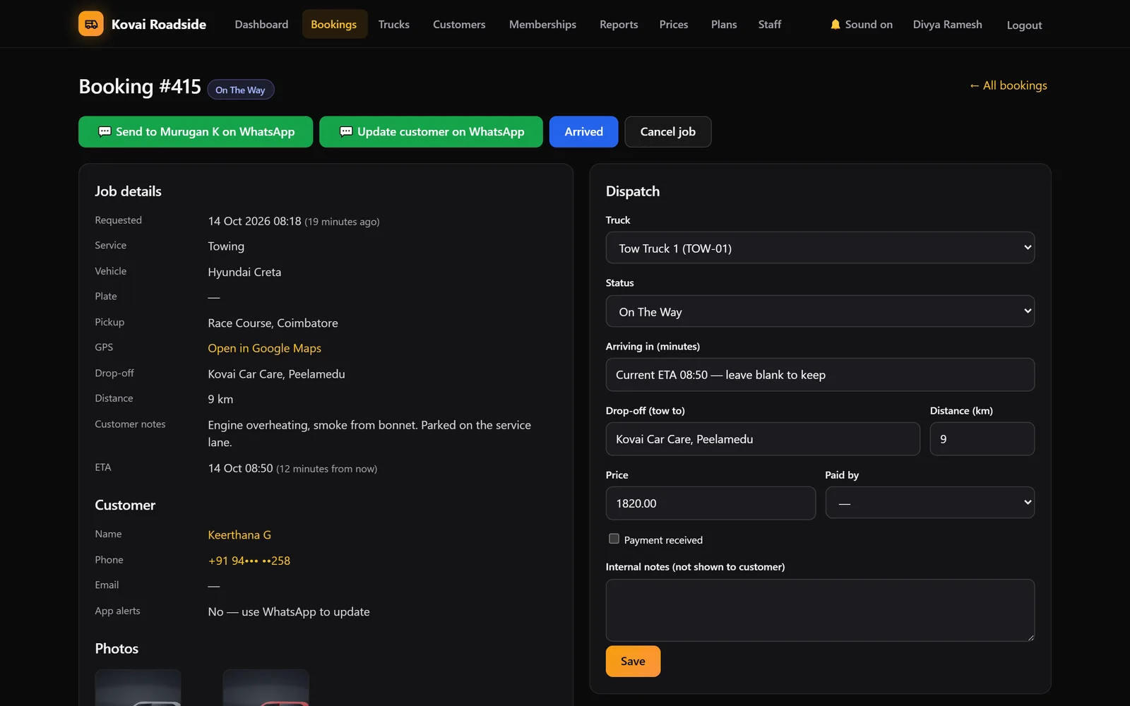 Towing booking on the way with WhatsApp buttons for the driver and customer, job details, drop-off, distance, arrival time and the dispatch form